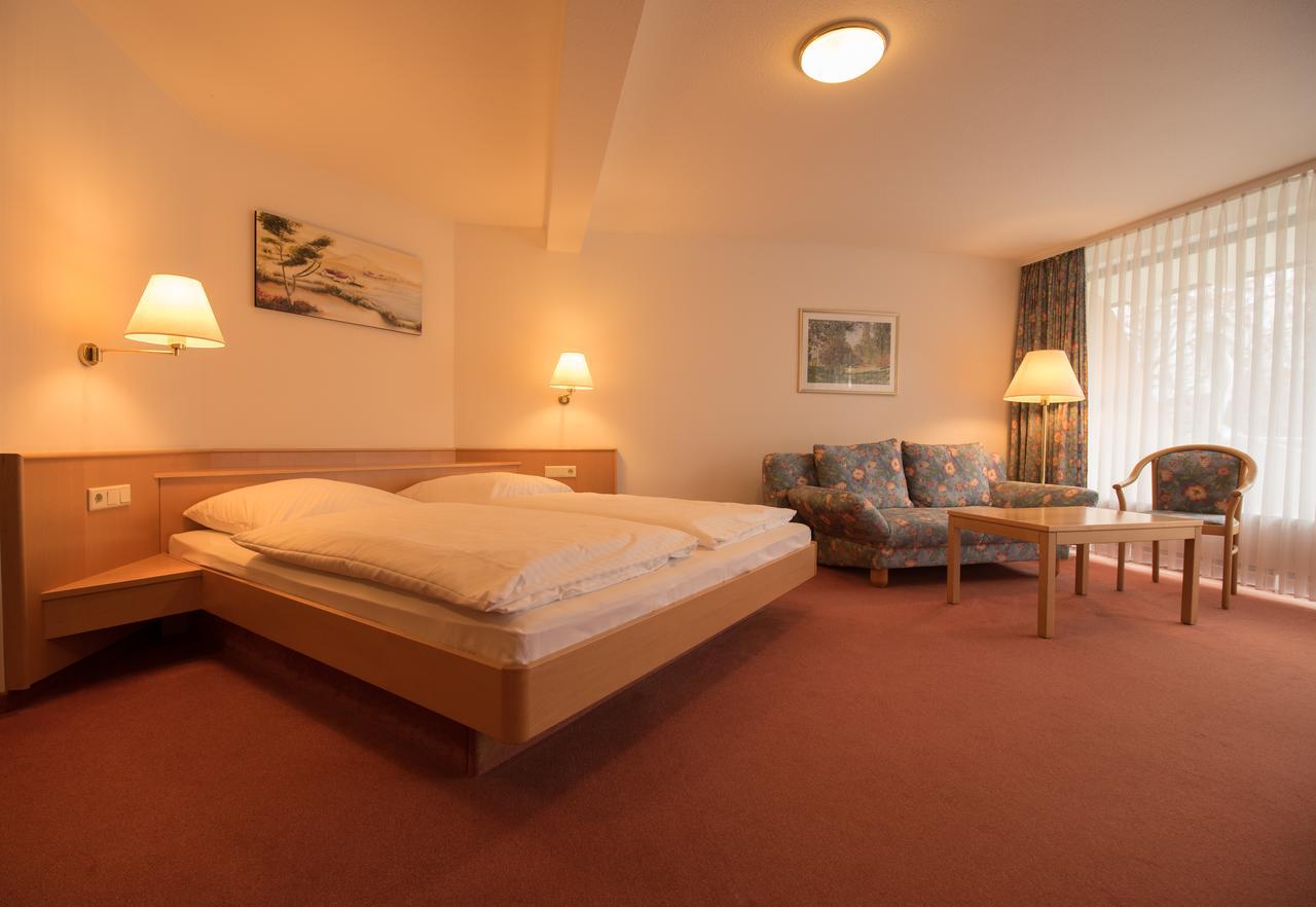 Winzergarten Hotel-Restaurant Grosskarlbach Εξωτερικό φωτογραφία