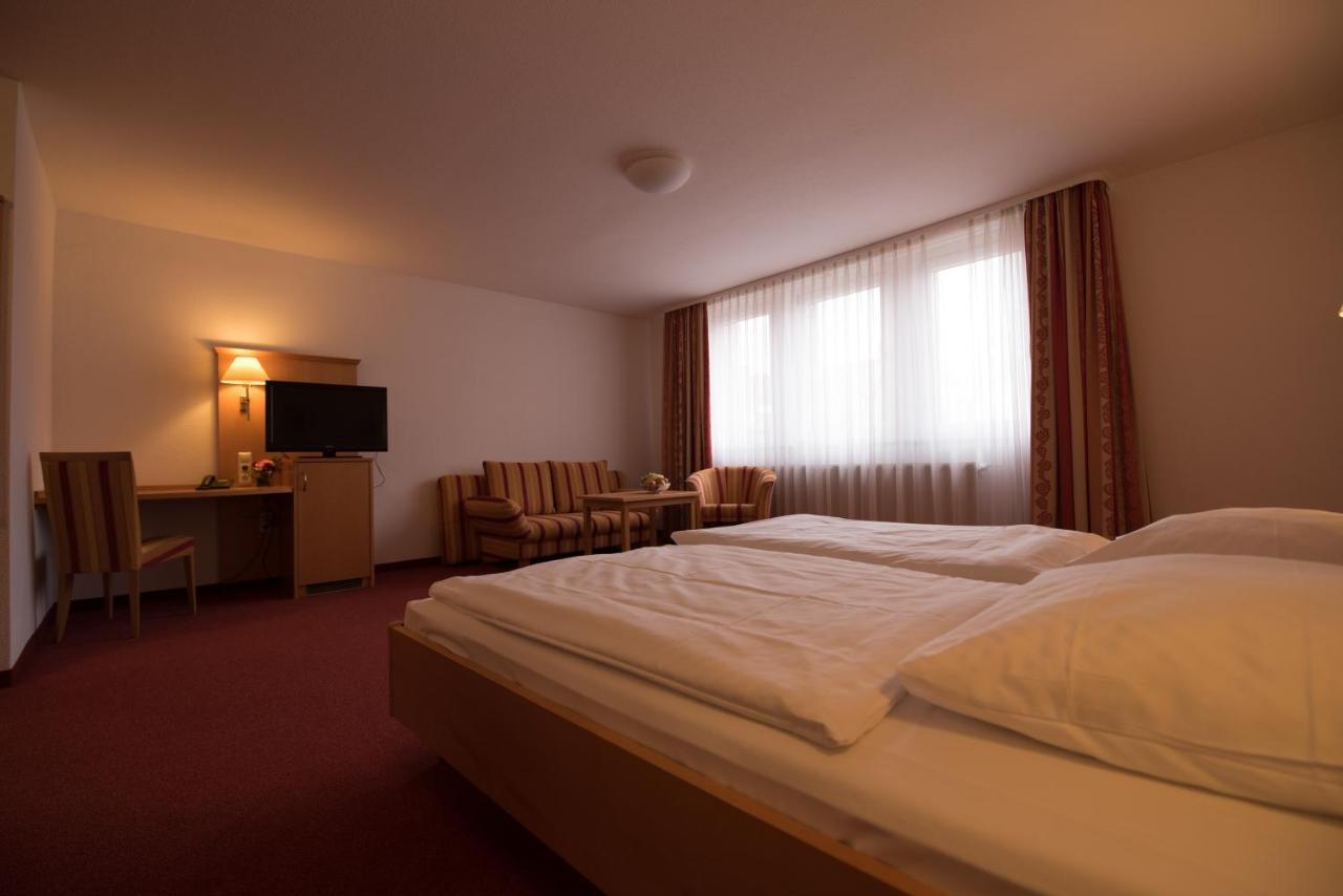 Winzergarten Hotel-Restaurant Grosskarlbach Εξωτερικό φωτογραφία