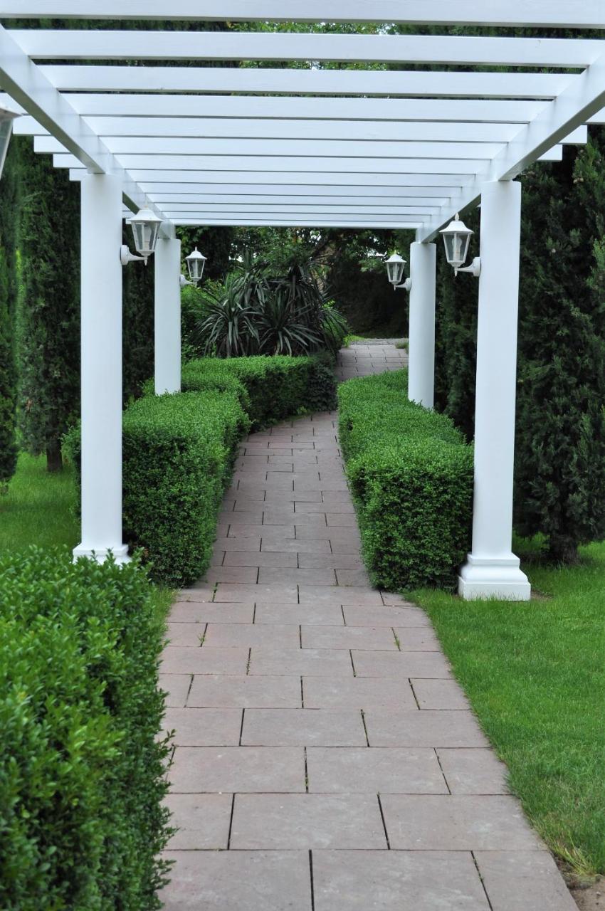 Winzergarten Hotel-Restaurant Grosskarlbach Εξωτερικό φωτογραφία